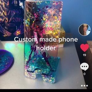 I make custom phone holders